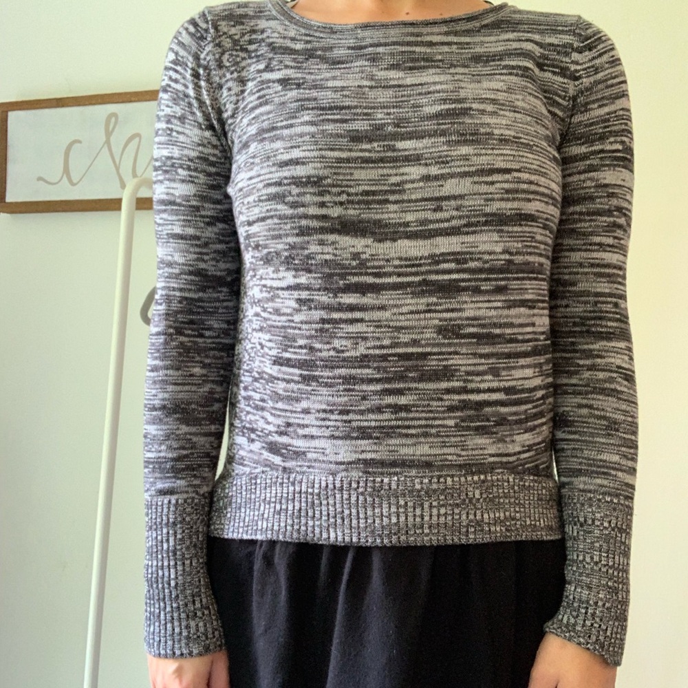 Versona long sleeve sweater